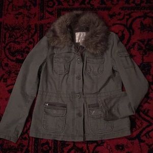 American Eagle coat with detachable fur collar
